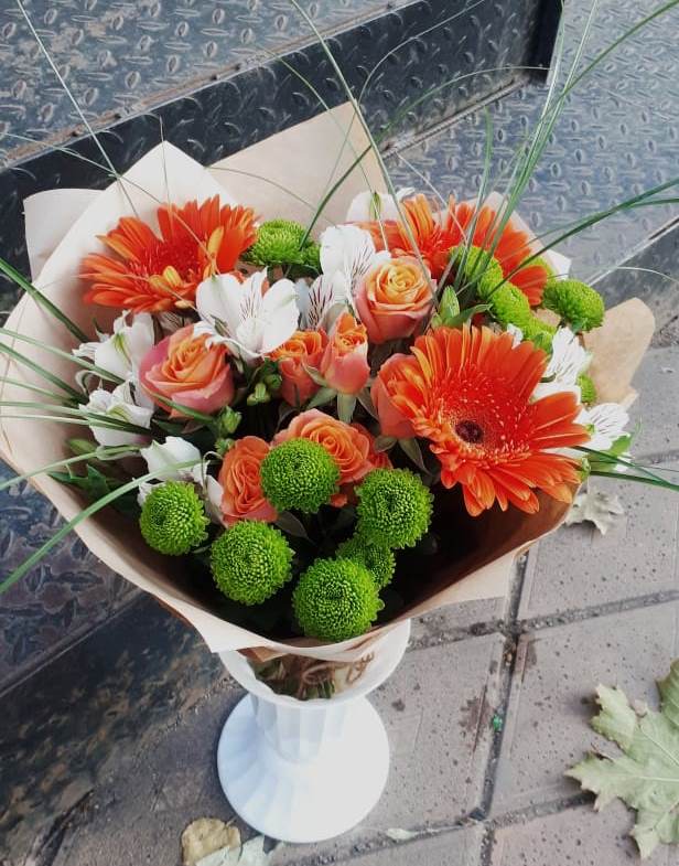 Букет цветов из: Герберы, Хризантемы, Альстромерии и Розы в Горячеводском