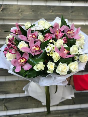 Букет цветов из: Розы и Хризантемы в Горячеводском