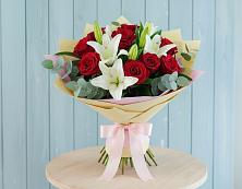 Букет цветов из:  Лилии и Розы в Горячеводском