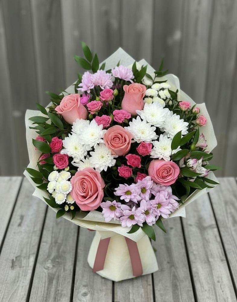 Букет цветов из: Альстромерии, Гвоздики, Розы и Хризантемы в Горячеводском