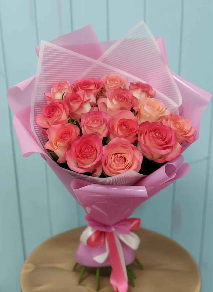 Букет 15 Розовых роз Равель в Горячеводском