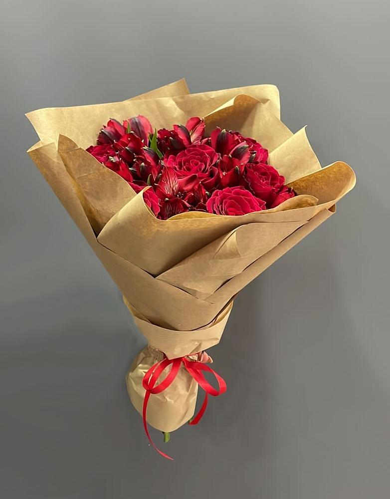 Букет цветов из: Альстромерии и Розы в Горячеводском