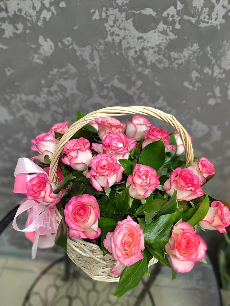 Цветочная композиция из Розы в корзине в Горячеводском