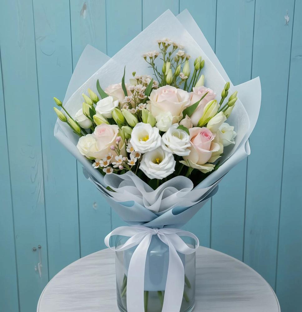 Букет цветов из: Розы и Лизиантусы в Горячеводском