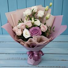 Букет цветов из:  Розы и Лизиантусы в Горячеводском