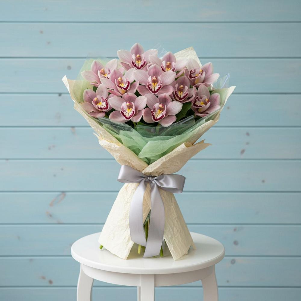 Букет цветов из: Орхидеи и Розы в Горячеводском