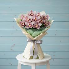 Букет цветов из:  Орхидеи и Розы в Горячеводском