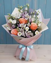 Букет цветов из:  Лизиантусы, Розы, Альстромерии и Гипсофила в Горячеводском