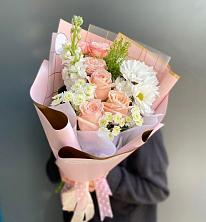 Букет цветов из:  Хризантемы и Розы в Горячеводском