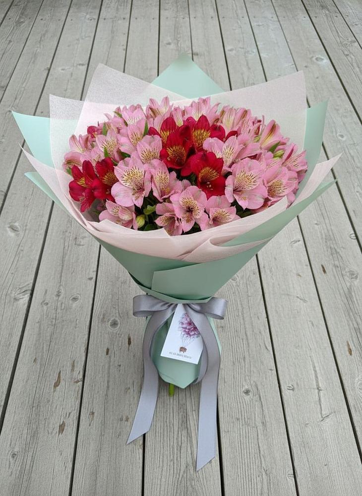 Букет цветов из: Альстромерии в Горячеводском