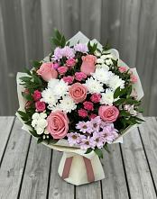 Букет цветов из:  Альстромерии, Гвоздики, Розы и Хризантемы в Горячеводском
