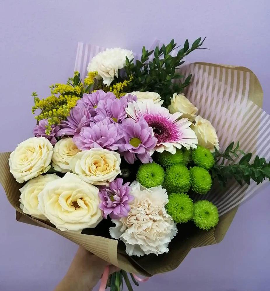 Букет цветов из: Хризантемы, Розы, Гвоздики и Герберы в Горячеводском