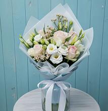 Букет цветов из:  Розы и Лизиантусы в Горячеводском