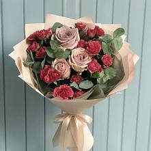 Букет цветов из:  Гвоздики и Розы в Горячеводском