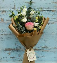 Букет цветов из:  Розы и Лизиантусы в Горячеводском