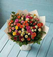 Букет Микс из разноцветных кустовых роз в Горячеводском