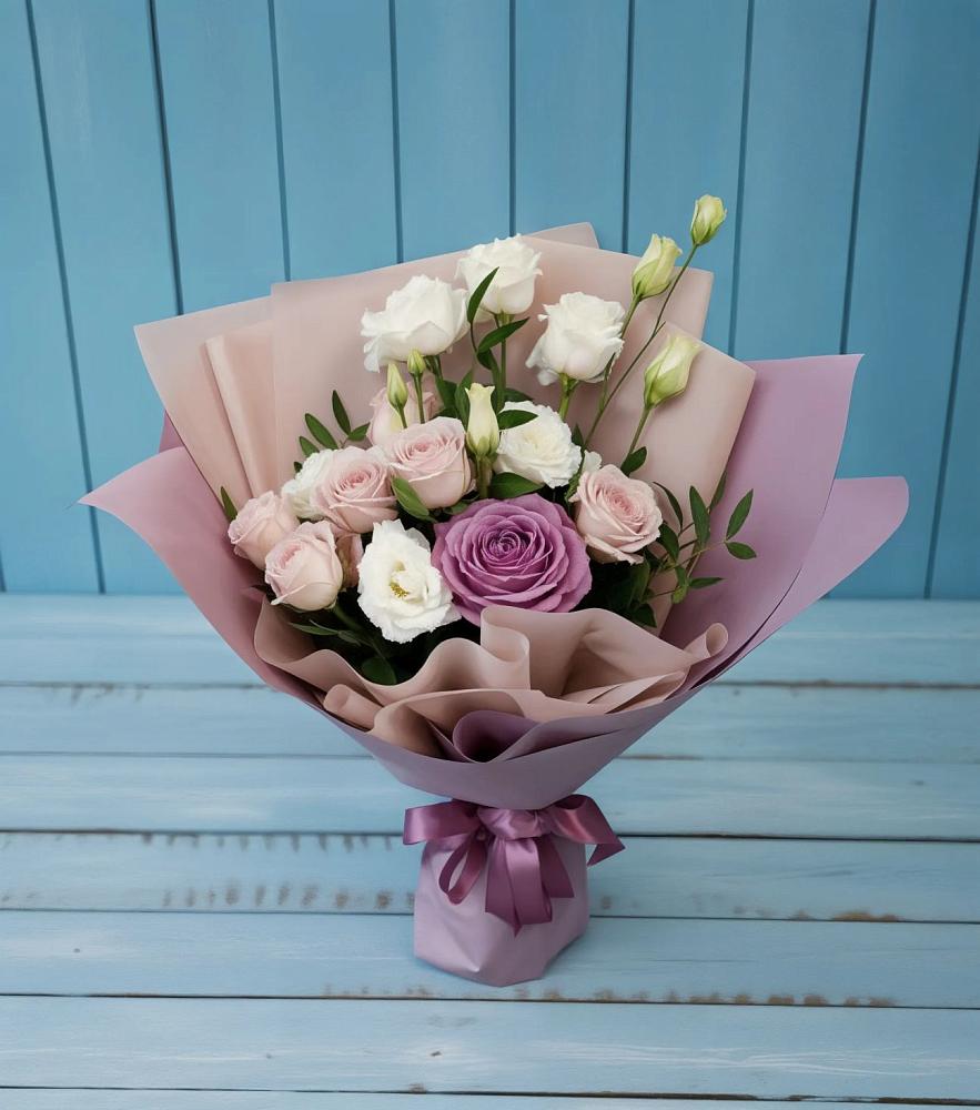 Букет цветов из: Розы и Лизиантусы в Горячеводском